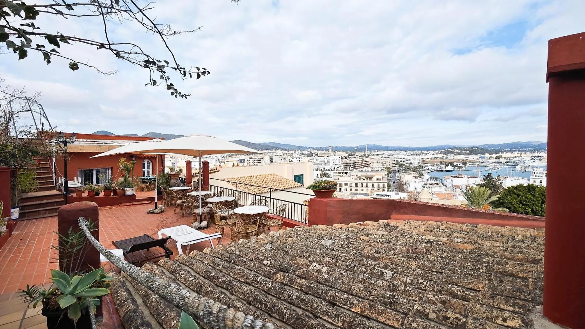 Navila Estudio En La Piscina Ibiza Town